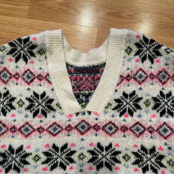 Victoria Secret PINK reversible snowflake sweater - Picture 5 of 7
